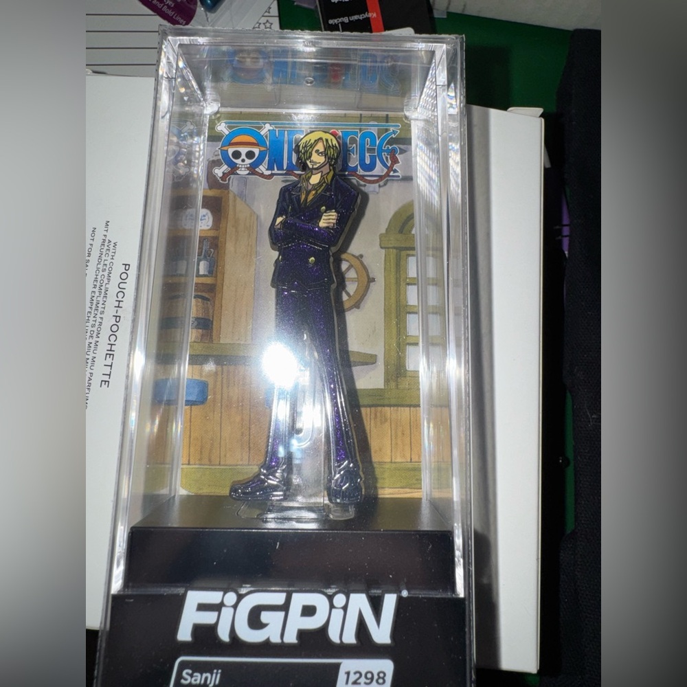 Onepiece Sanji figpin Purple Suit